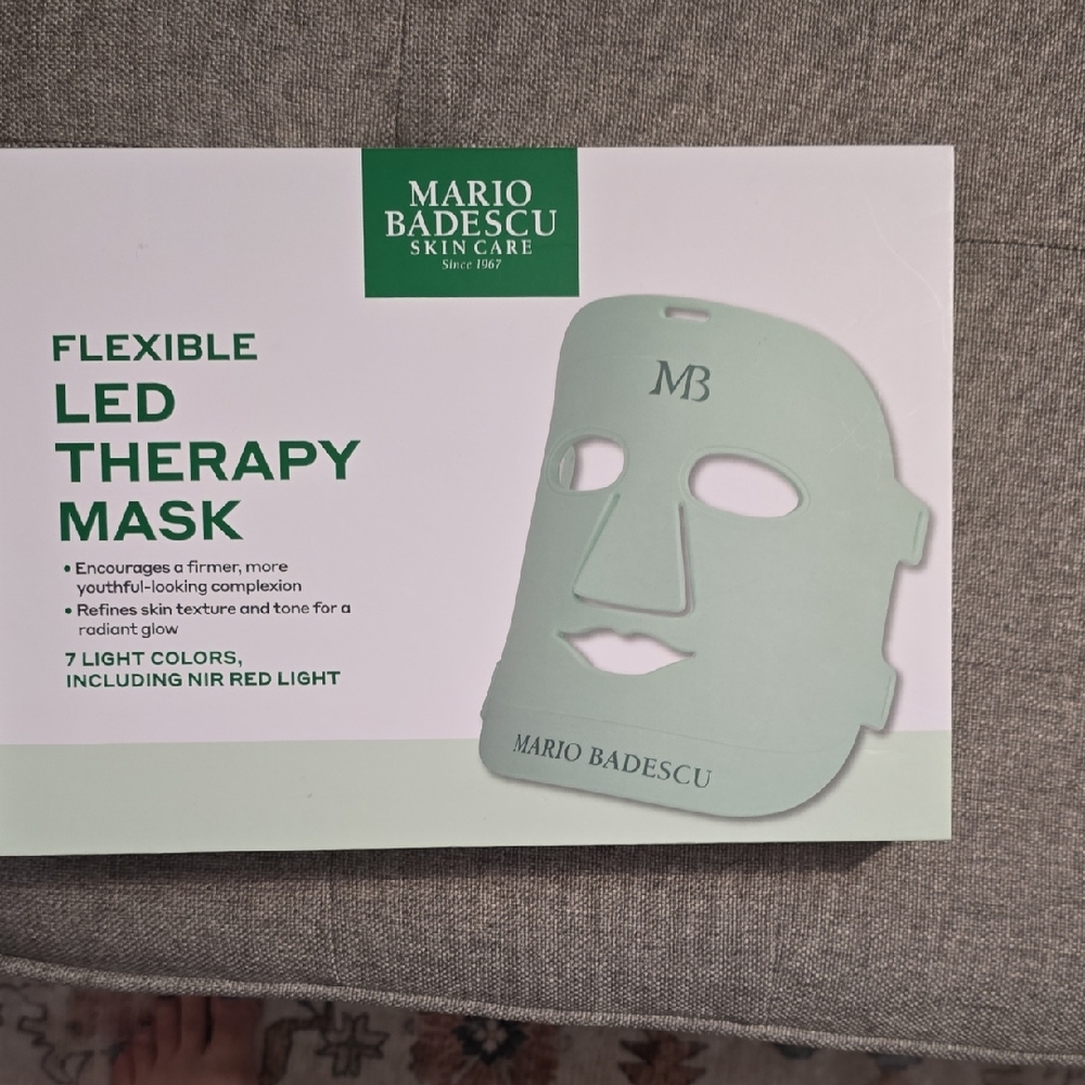 Mario Badescu Light Green LED Therapy Mask